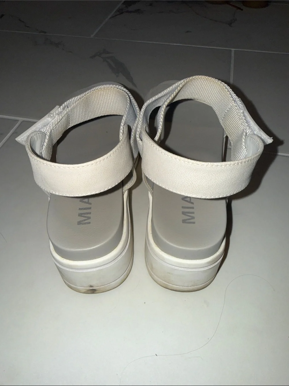MIA Women’s Grey & White Velcro Ankle-Strap Platform Sandals - Picture 3 of 3